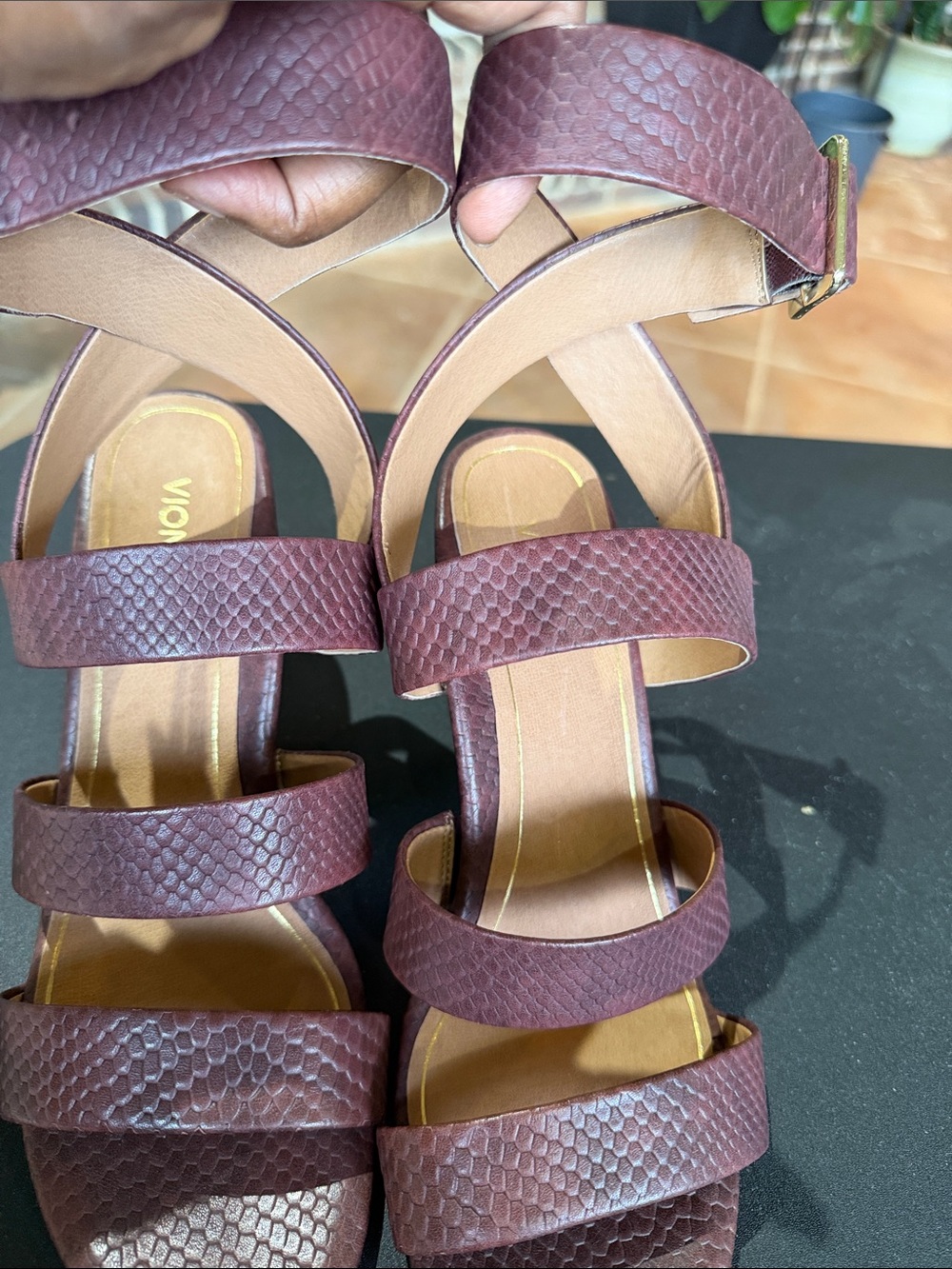Vionic Women's Burgundy Textured Triple-Strap Sandal